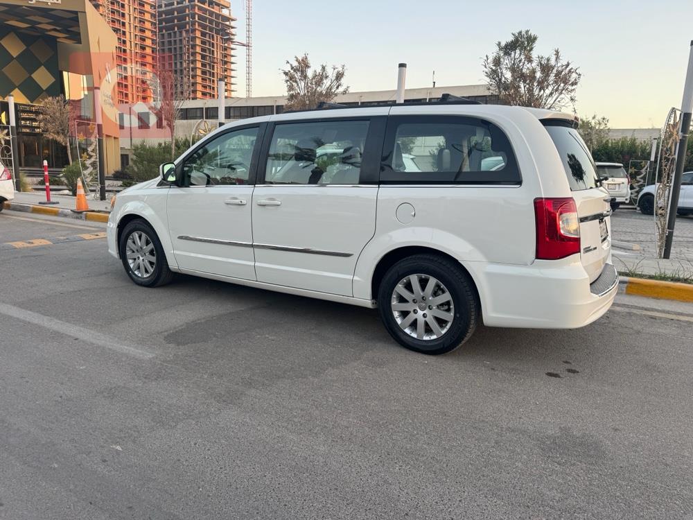 Chrysler Town and Country
